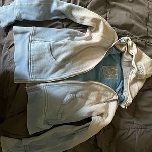 Lululemon scuba hoodie. 10 or 12, no longer has the tag. Some signs of wear.